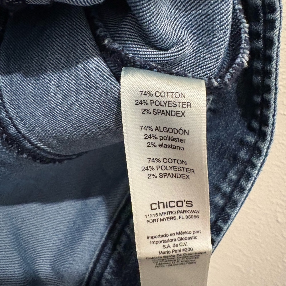 Chico's Women's Denim Jacket Size 1 - Picture 3 of 4